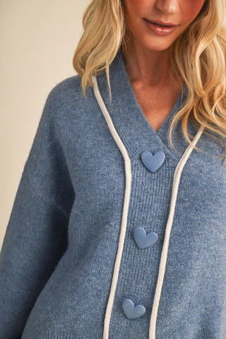 HEART BUTTON SWEATER