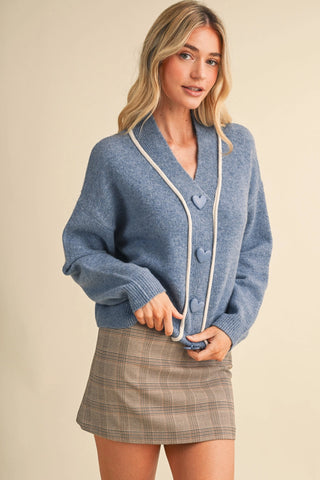 HEART BUTTON SWEATER