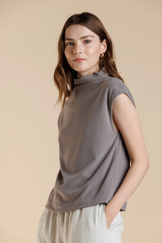 SLEEVELESS MOCK NECK KNIT TOP in GREY
