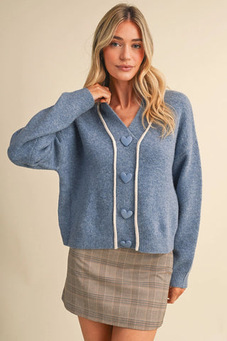 HEART BUTTON SWEATER
