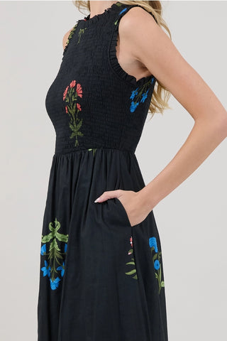 BLACK FLORAL PRINT SMOCKED MAXI DRESS