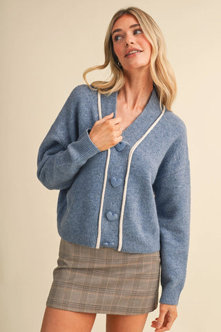 HEART BUTTON SWEATER