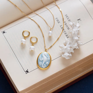 CAMEO NECKLACE