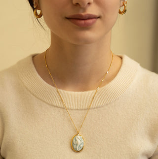CAMEO NECKLACE